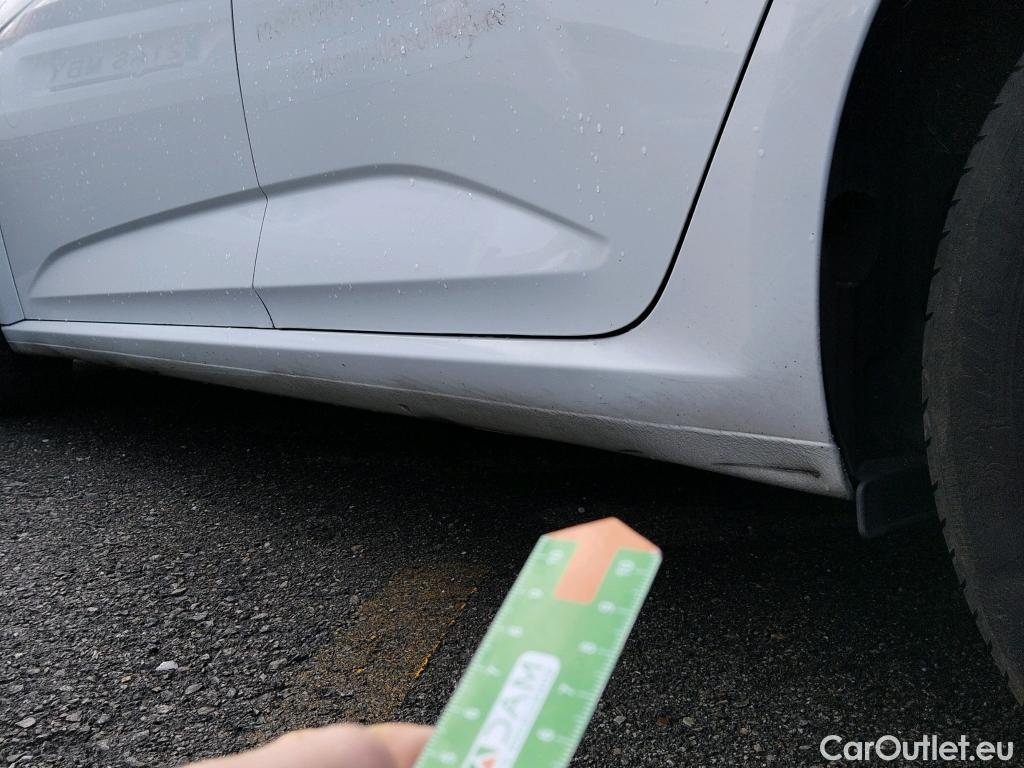  Renault  Megane RENAULT Mégane / 2015 / 5P / berlina con portón Life Blue dCi 70kW (95CV) #6