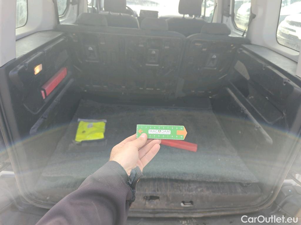  Citroen  Berlingo CITROEN  / 2018 / 4P / monovolumen compacto Talla M BlueHDi 100 S&S LIVE #13