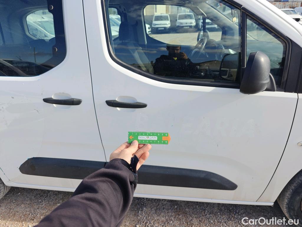  Citroen  Berlingo CITROEN  / 2018 / 4P / monovolumen compacto Talla M BlueHDi 100 S&S LIVE #64