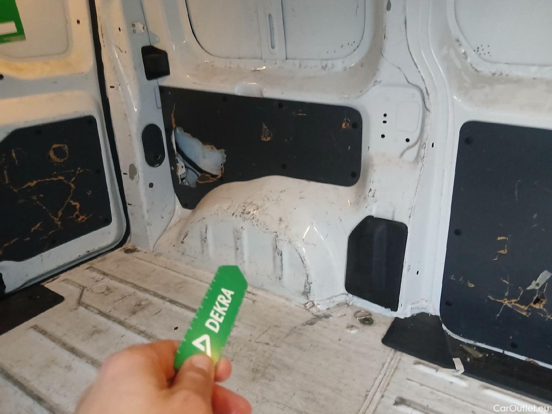  Citroen  Jumpy CITROEN  / 2016 / 4P / furgón Talla M BlueHDi 120 S&S 6v Club (CA) #35