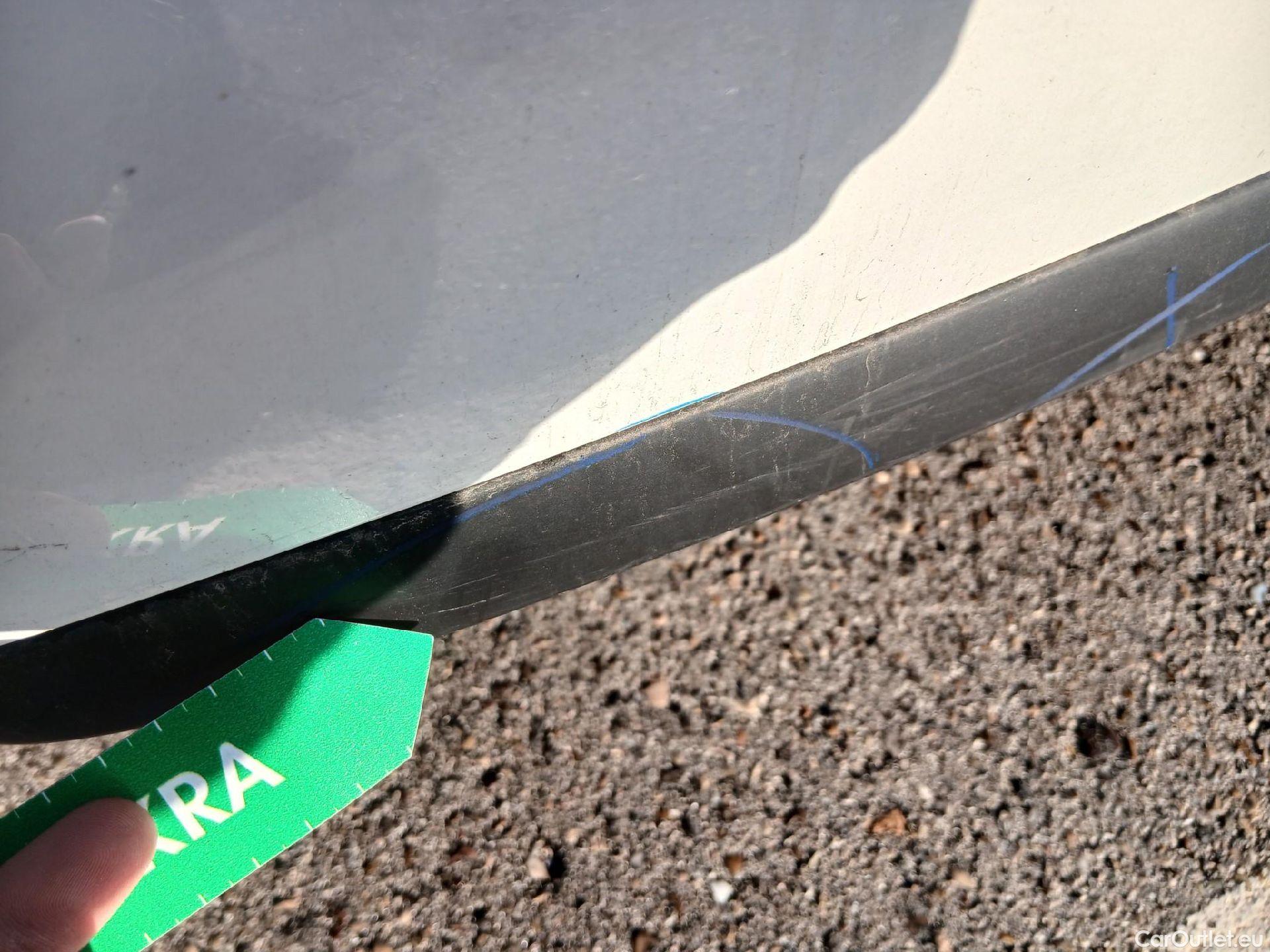  Peugeot  308 PEUGEOT  / 2017 / 5P / berlina con portón 5p Active Pack PureTech 110 S&S (AC) #27