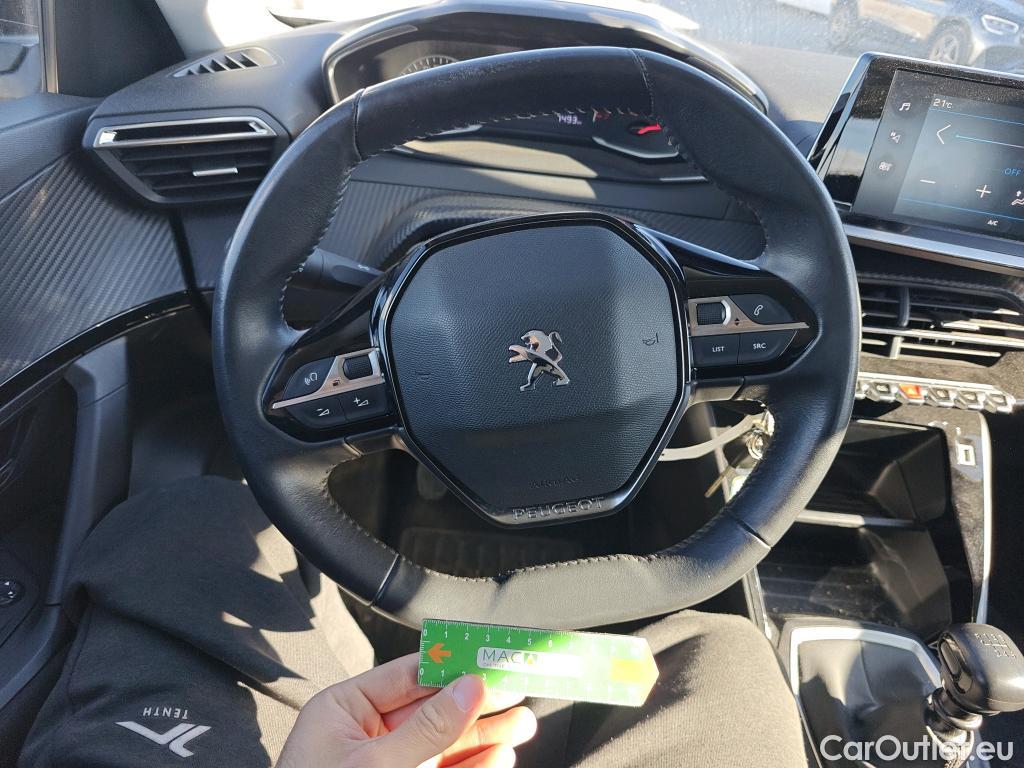  Peugeot  2008 PEUGEOT  / 2019 / 5P / todoterreno Active Puretech 100 S&S BVM6 #27