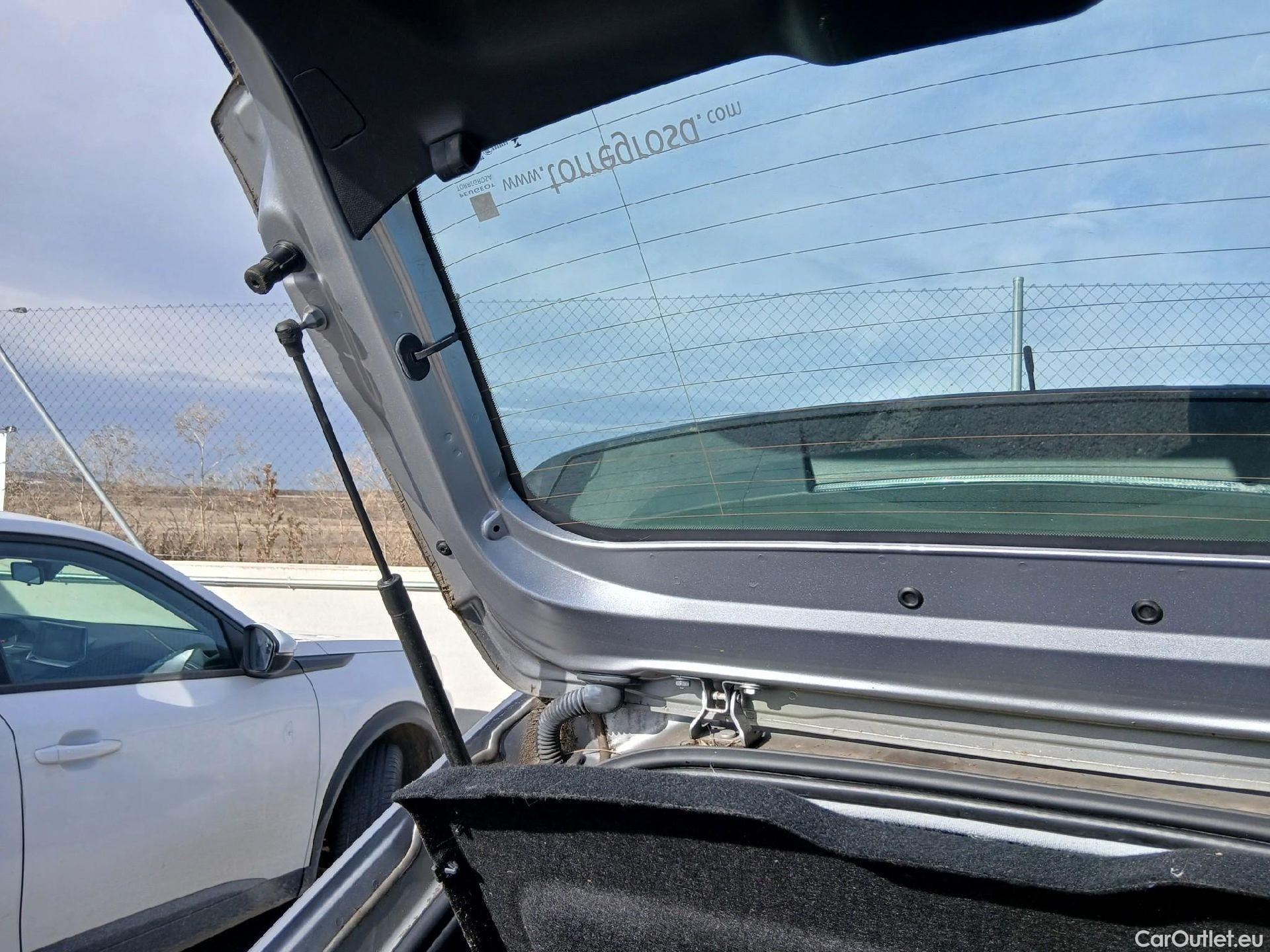  Peugeot  208 PEUGEOT  / 2019 / 5P / berlina con portón PureTech 73kW (100CV) Active Pack #77