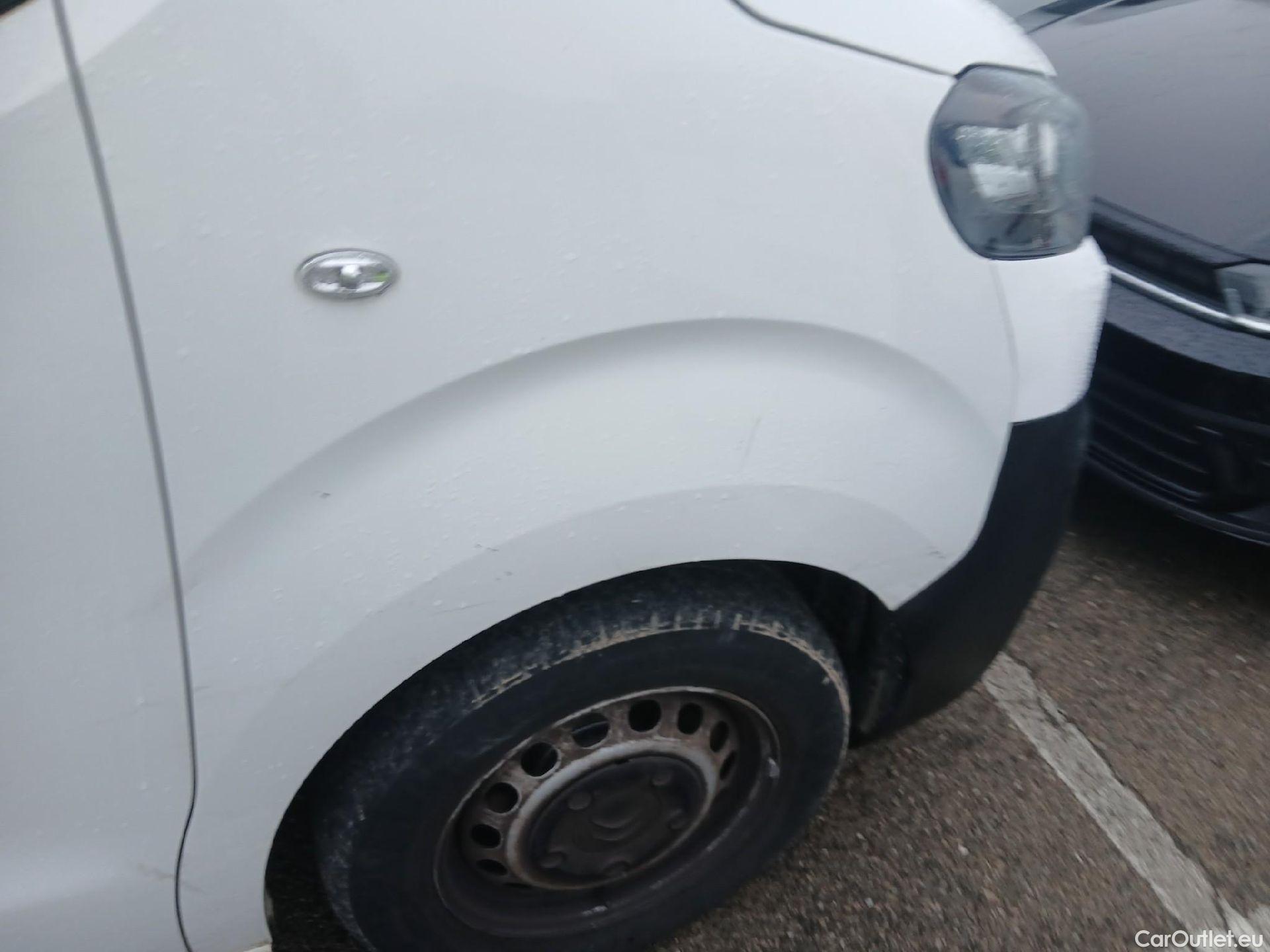  Citroen  Jumpy CITROEN  / 2016 / 4P / furgón Talla M BlueHDi 120 S&S 6v Club (CA) #28