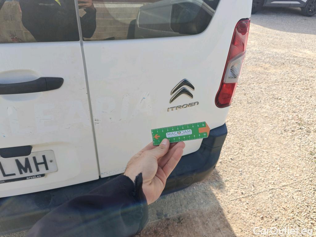  Citroen  Berlingo CITROEN  / 2018 / 4P / monovolumen compacto Talla M BlueHDi 100 S&S LIVE #36