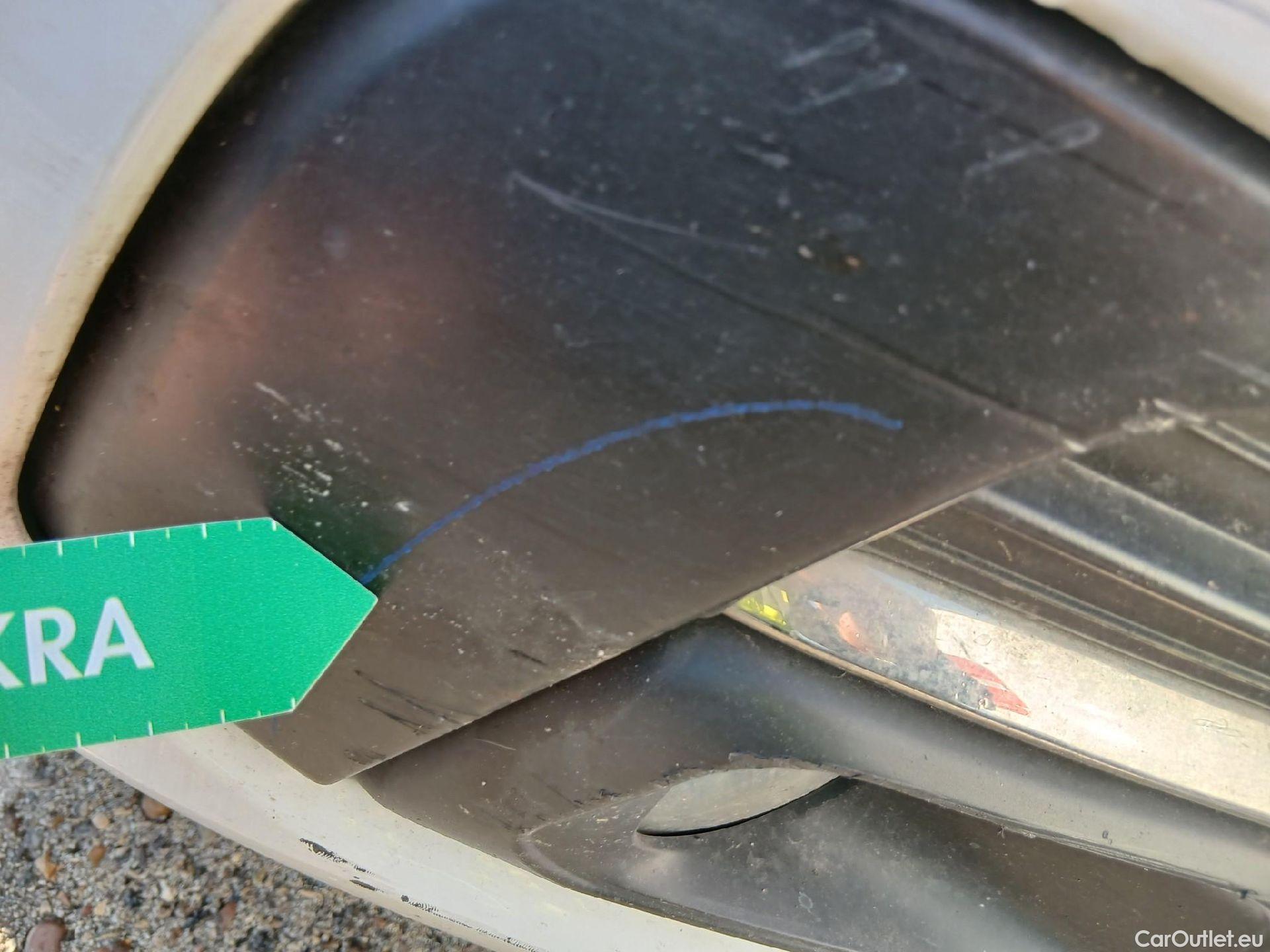  Peugeot  308 PEUGEOT  / 2017 / 5P / berlina con portón 5p Active Pack PureTech 110 S&S (AC) #14