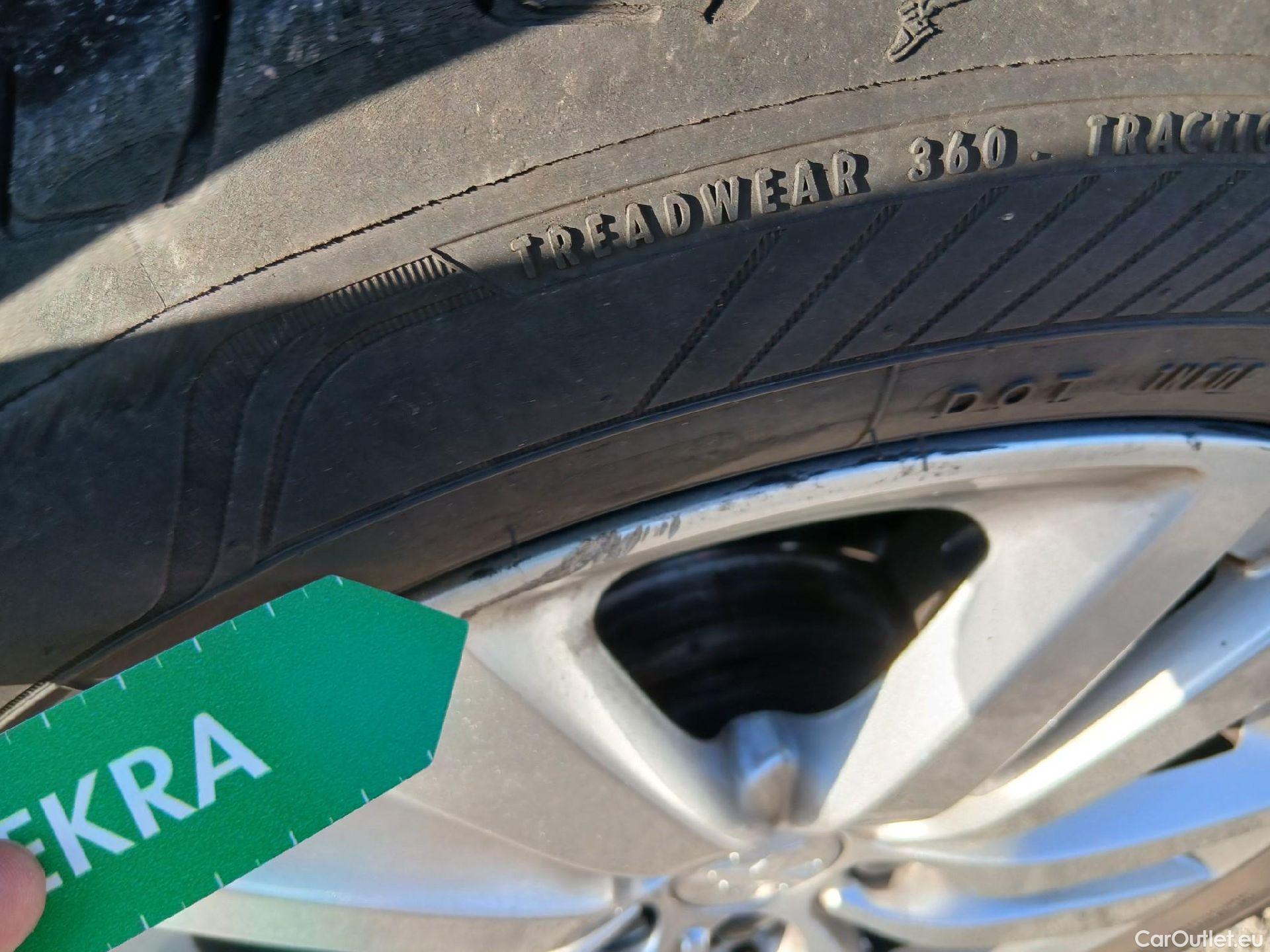  Peugeot  308 PEUGEOT  / 2017 / 5P / berlina con portón 5p Active Pack PureTech 110 S&S (AC) #9