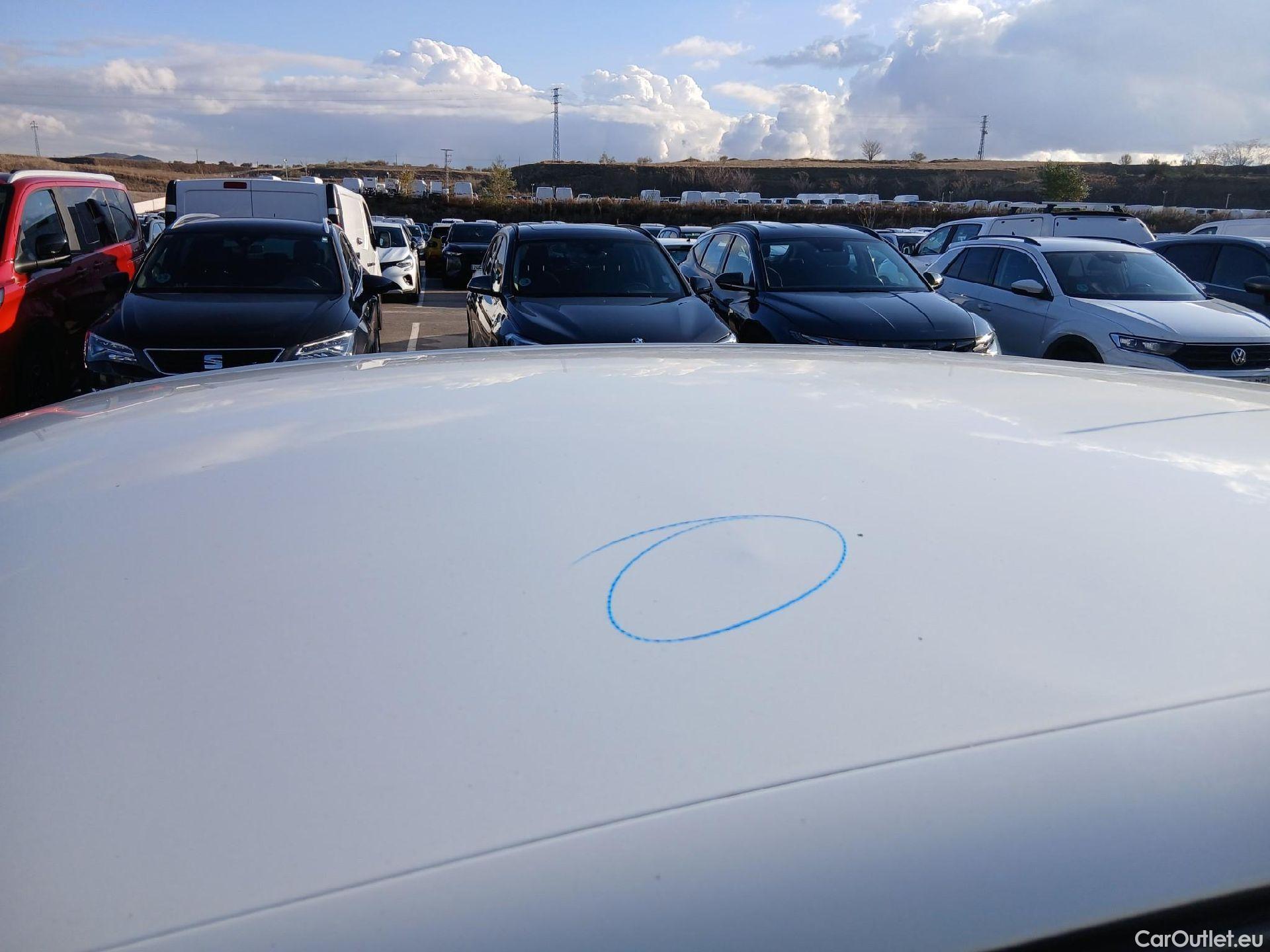  Peugeot  308 PEUGEOT  / 2017 / 5P / berlina con portón 5p Active Pack PureTech 110 S&S (AC) #18