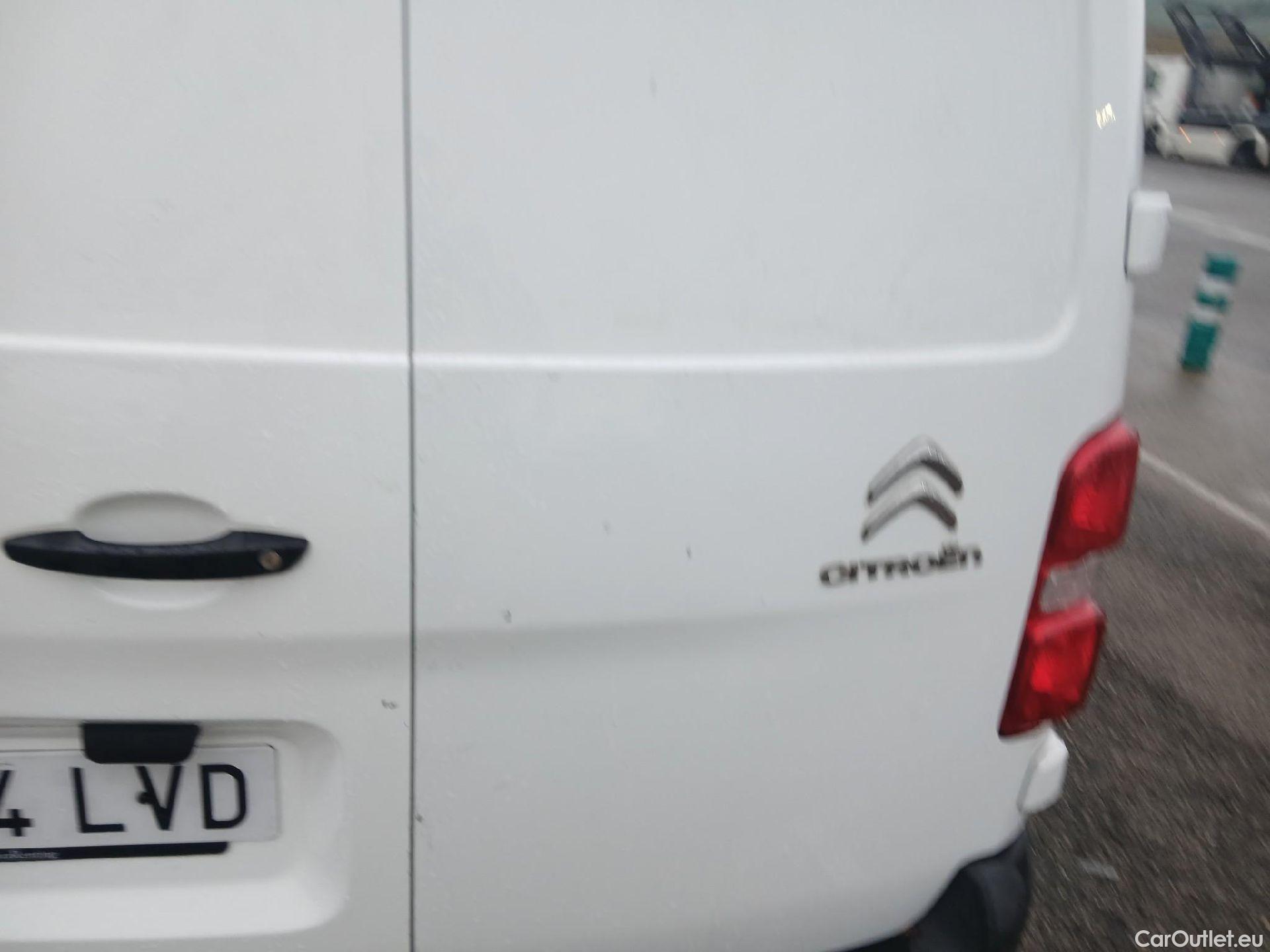  Citroen  Jumpy CITROEN  / 2016 / 4P / furgón Talla M BlueHDi 120 S&S 6v Club (CA) #16