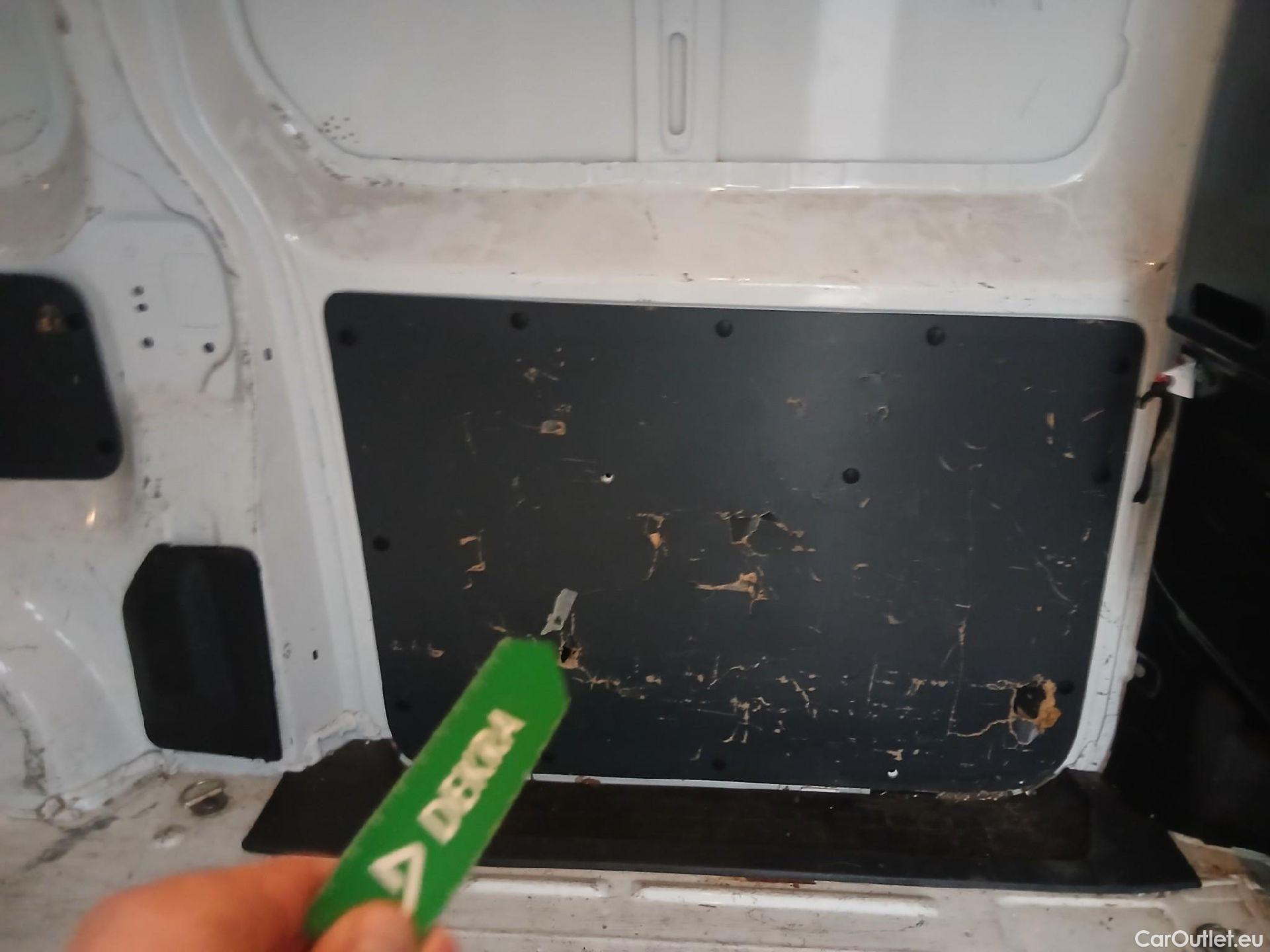  Citroen  Jumpy CITROEN  / 2016 / 4P / furgón Talla M BlueHDi 120 S&S 6v Club (CA) #38