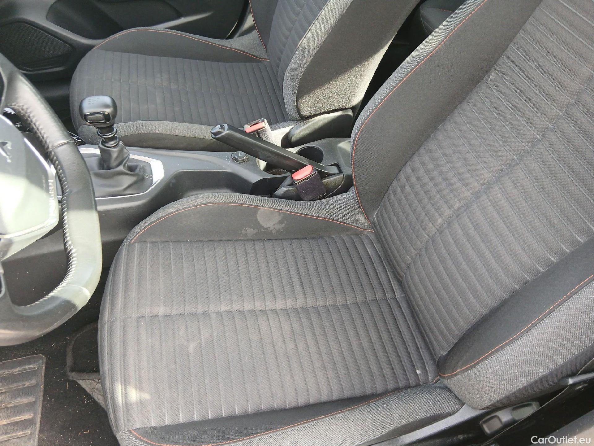  Peugeot  208 PEUGEOT  / 2019 / 5P / berlina con portón PureTech 73kW (100CV) Active Pack #66