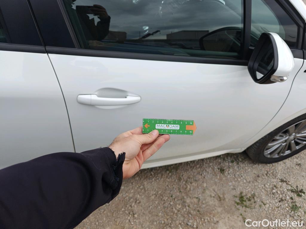  Peugeot  208 PEUGEOT  / 2015 / 5P / berlina con portón 5P Signature 1.2L PureTech 81KW (110CV) #25