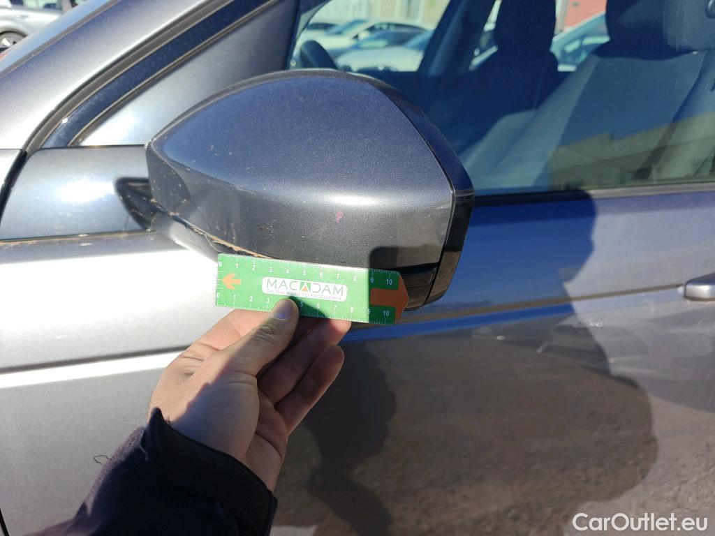  Land Rover  Discovery LAND ROVER  Sport / 2019 / 5P / todoterreno 2.0D eD4 150 PS FWD Manual Standard #17