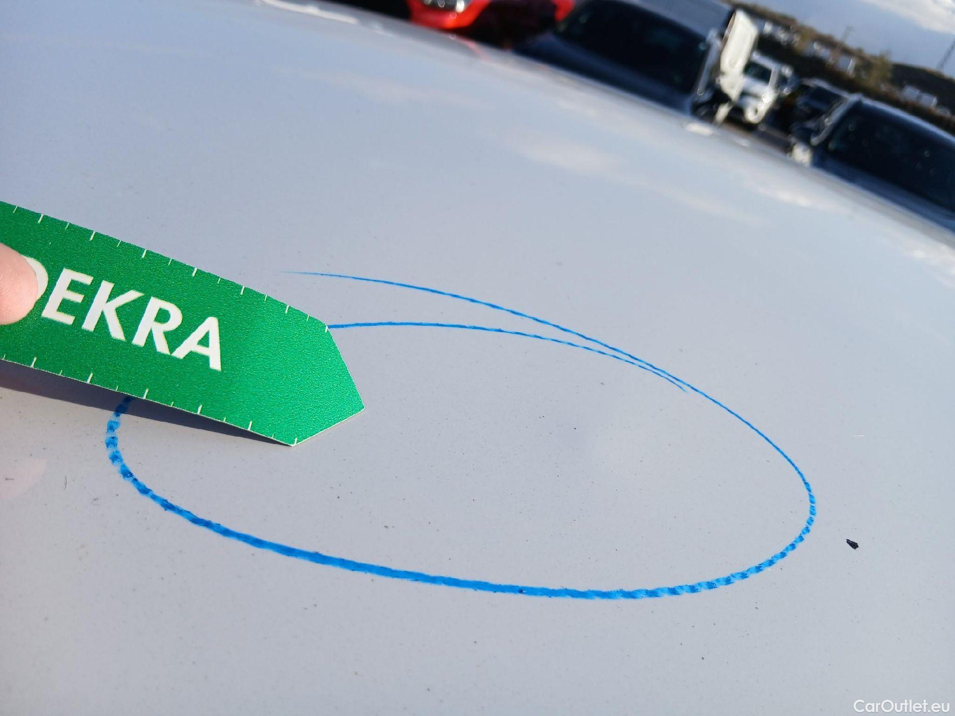  Peugeot  308 PEUGEOT  / 2017 / 5P / berlina con portón 5p Active Pack PureTech 110 S&S (AC) #17