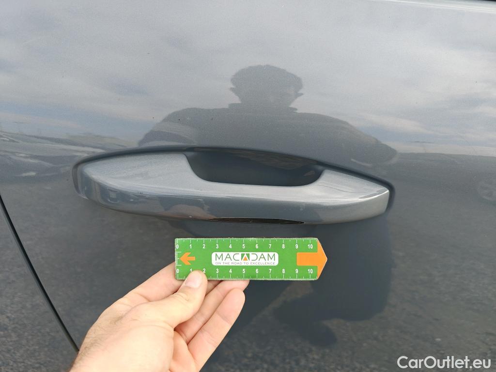  Volvo  XC 40 VOLVO XC40 / 2017 / 5P / todoterreno 2.0 D4 AWD R-Design Auto #31