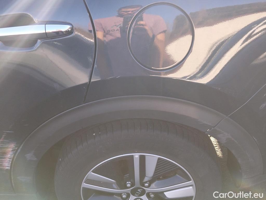  KIA  Niro KIA  1.6 GDi PHEV 104kW (141CV) Drive #31