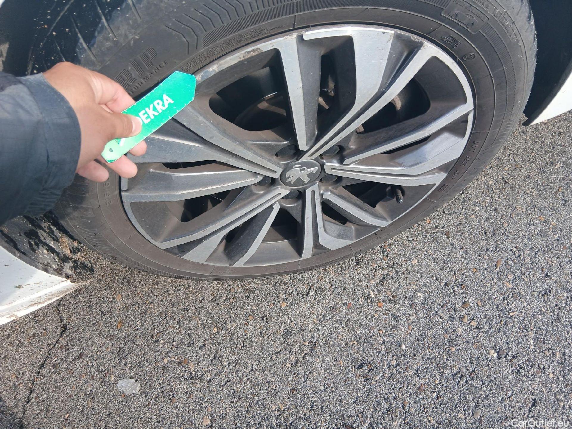  Peugeot  508 PEUGEOT  / 2018 / 5P / berlina con portón 5P Allure BlueHDi 120kW (160) S&S EAT8 #34