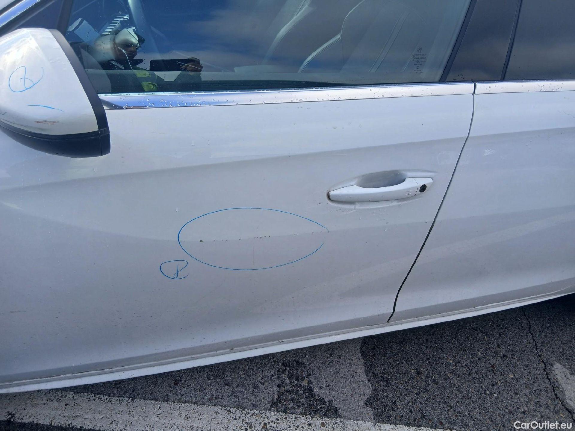  Peugeot  508 PEUGEOT  / 2018 / 5P / berlina con portón 5P Allure BlueHDi 120kW (160) S&S EAT8 #17