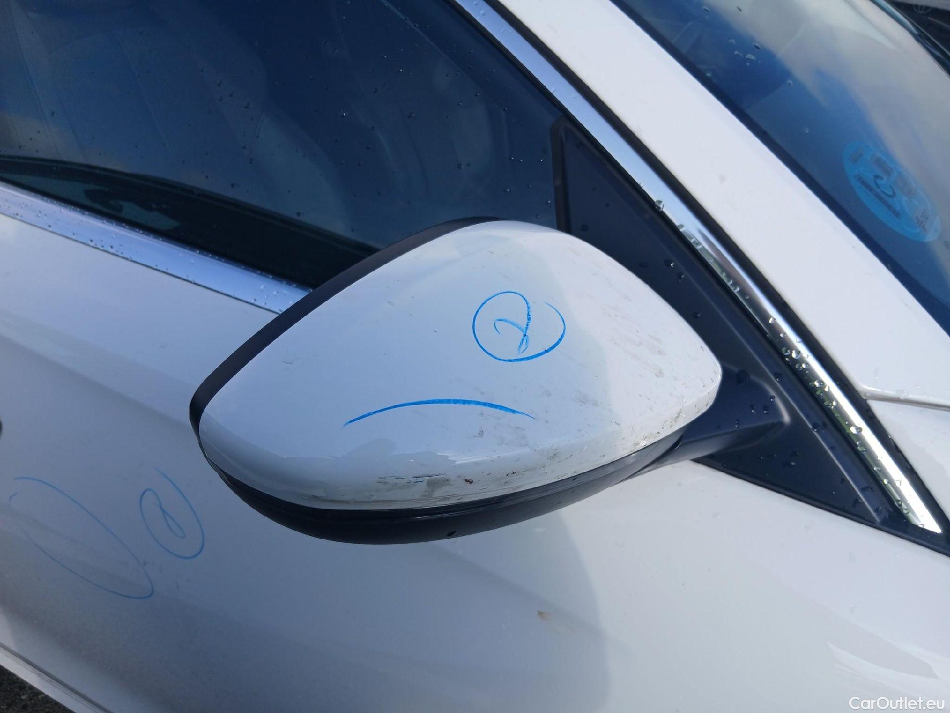  Peugeot  508 PEUGEOT  / 2018 / 5P / berlina con portón 5P Allure BlueHDi 120kW (160) S&S EAT8 #36