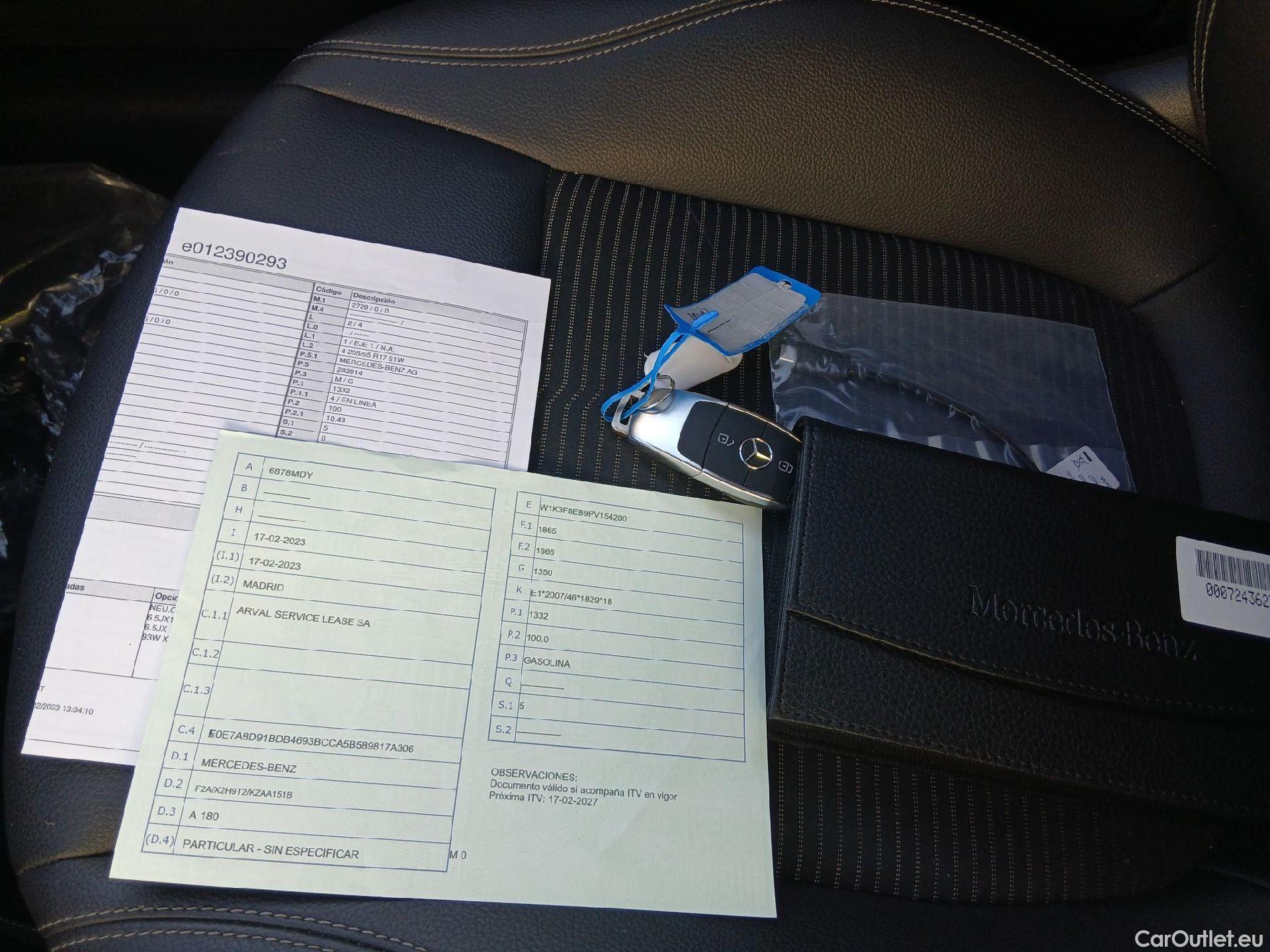  Mercedes  A-Klasse MERCEDES-BENZ Clase A / 2018 / 5P / berlina con portón A 180 #1