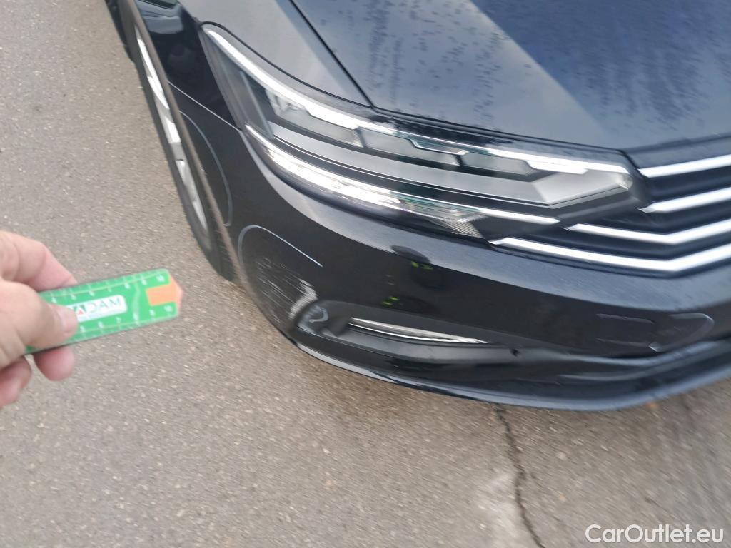  Volkswagen  Passat VOLKSWAGEN  / 2019 / 5P / familiar Variant Business 2.0 TDI 110kW #24