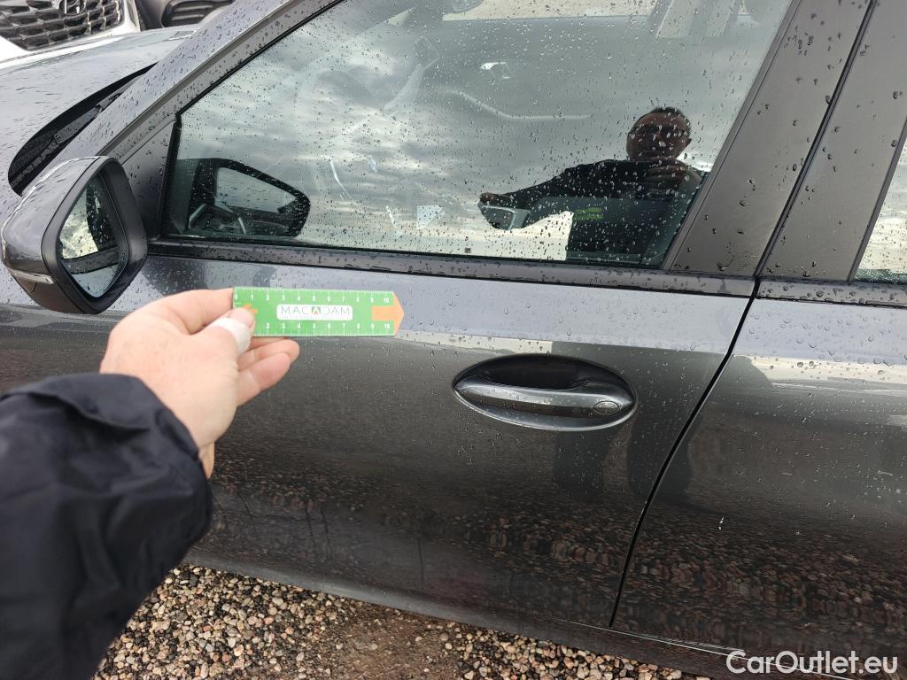  Bmw  Serie 3 BMW  / 2018 / 4P / sedán 318d Auto. #4