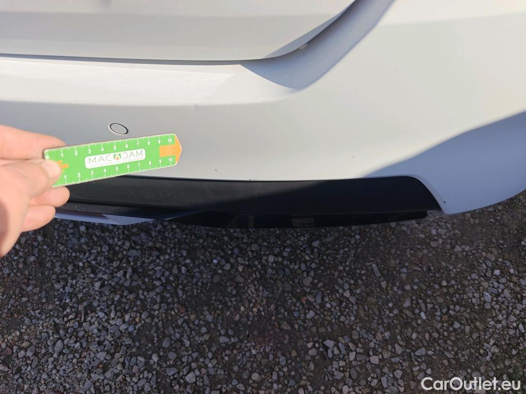  Nissan  Micra NISSAN  / 2017 / 5P / berlina con portón IG-T 68 kW (92 CV) E6D-F N-Design Black #12