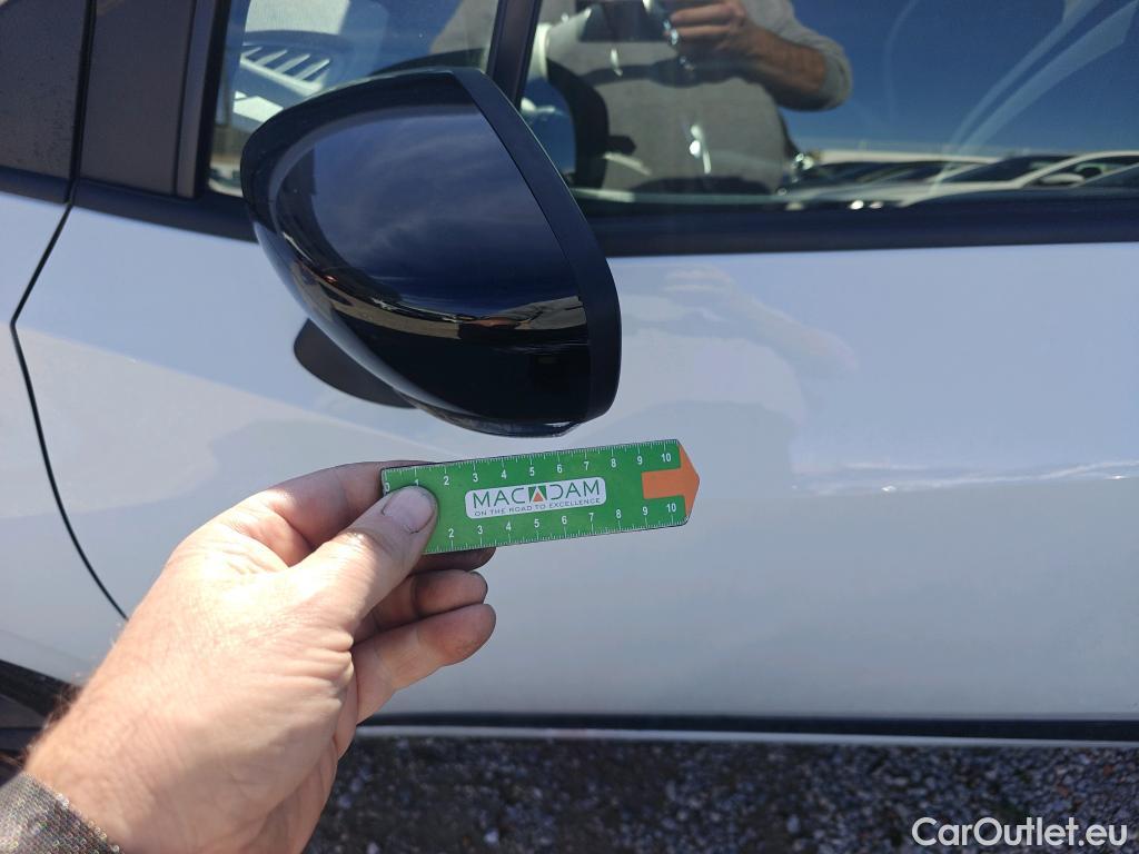  Nissan  Micra NISSAN  / 2017 / 5P / berlina con portón IG-T 68 kW (92 CV) E6D-F N-Design Black #14