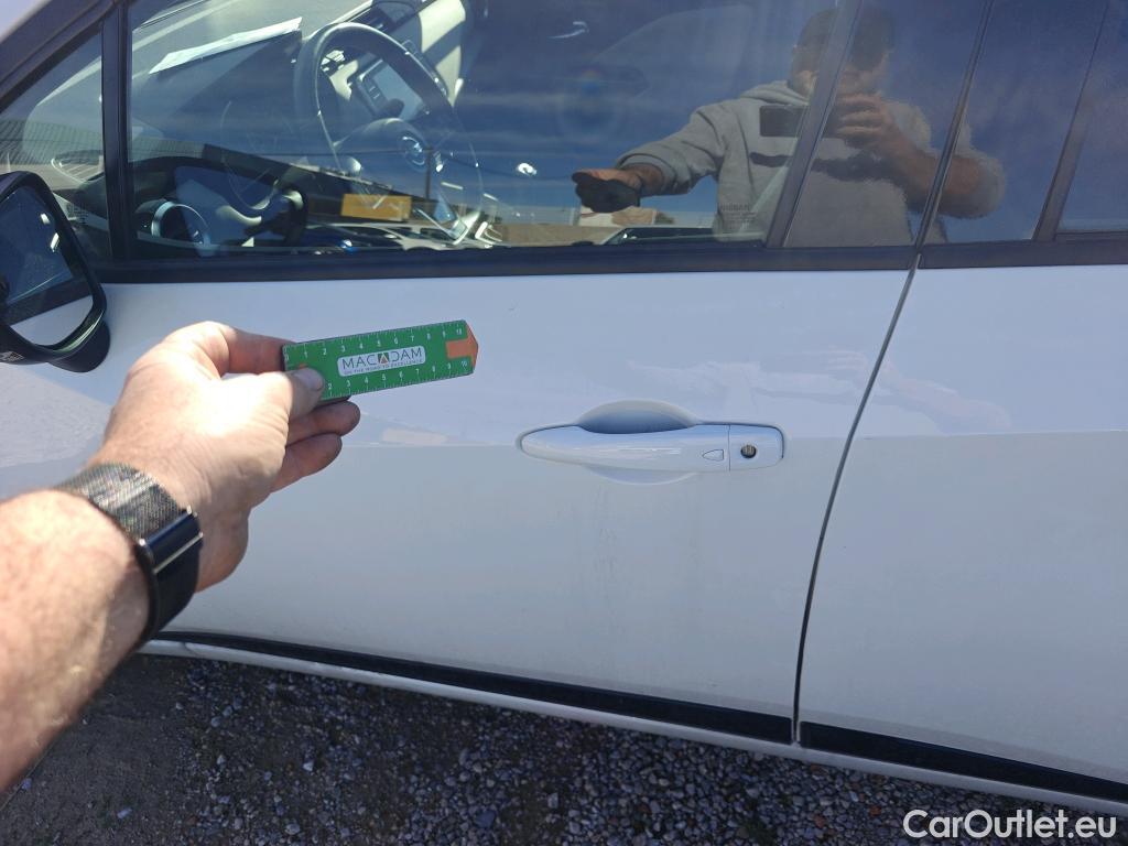  Nissan  Micra NISSAN  / 2017 / 5P / berlina con portón IG-T 68 kW (92 CV) E6D-F N-Design Black #5