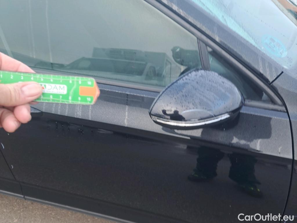  Volkswagen  Passat VOLKSWAGEN  / 2019 / 5P / familiar Variant Business 2.0 TDI 110kW #22