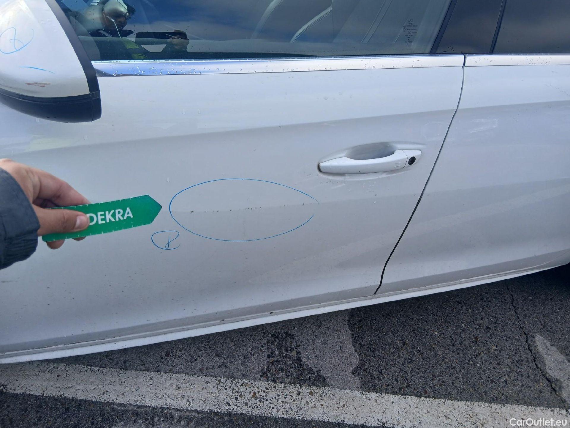  Peugeot  508 PEUGEOT  / 2018 / 5P / berlina con portón 5P Allure BlueHDi 120kW (160) S&S EAT8 #16