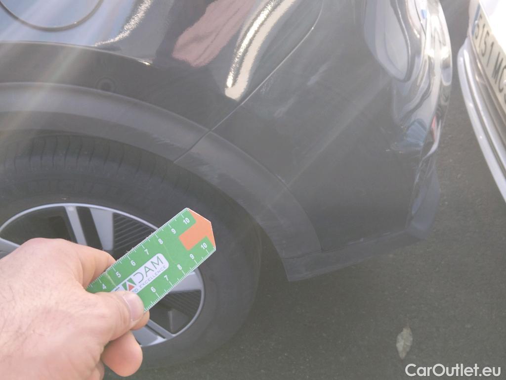  KIA  Niro KIA  1.6 GDi PHEV 104kW (141CV) Drive #24