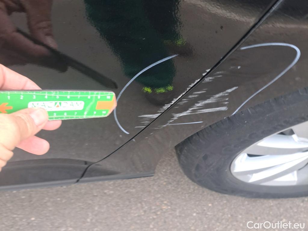  Volkswagen  Passat VOLKSWAGEN  / 2019 / 5P / familiar Variant Business 2.0 TDI 110kW #10