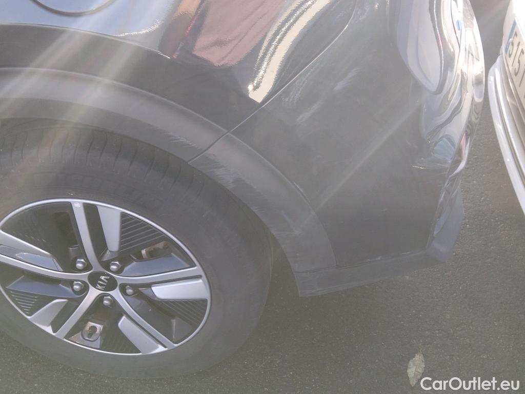  KIA  Niro KIA  1.6 GDi PHEV 104kW (141CV) Drive #23