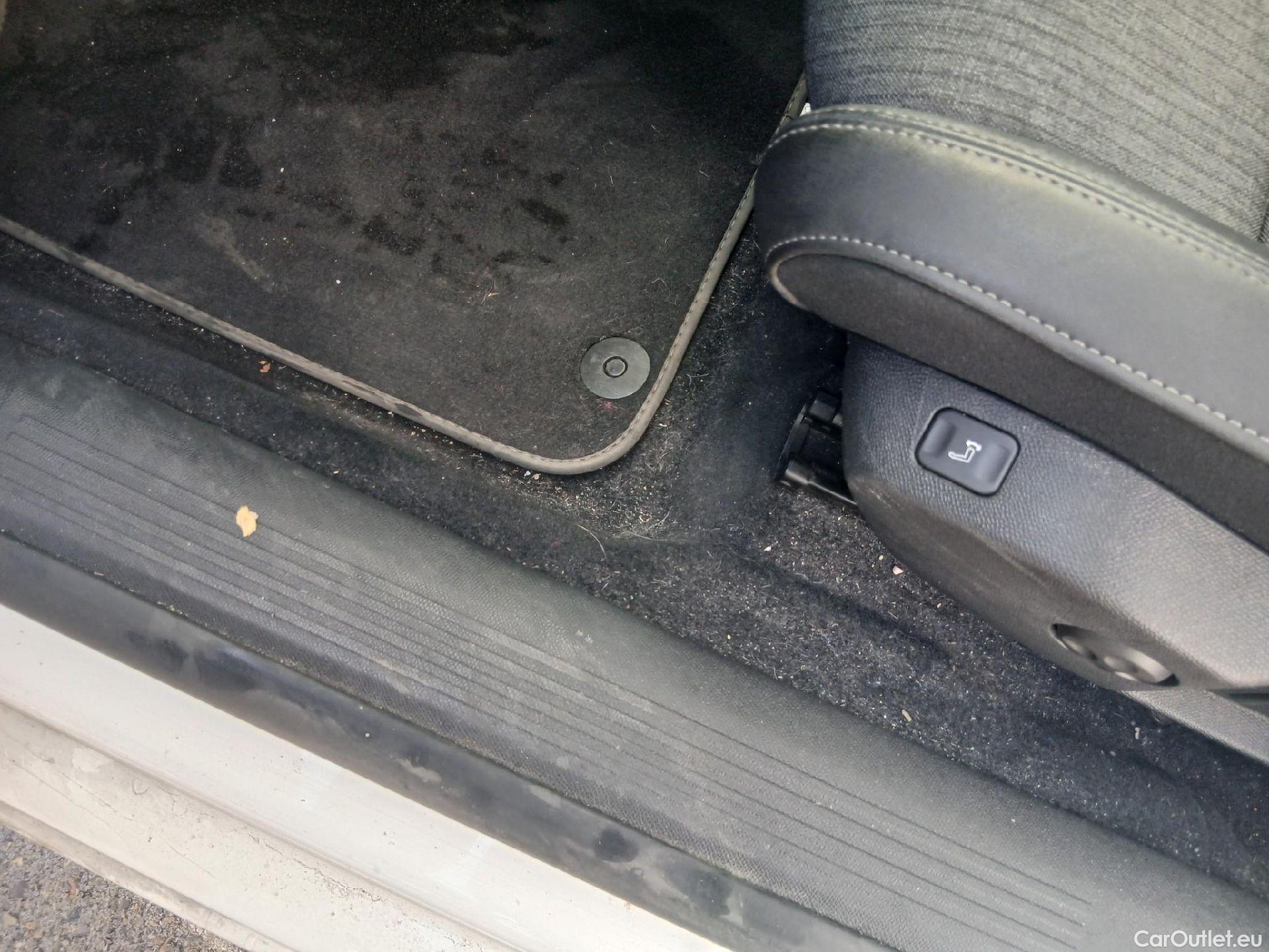  Peugeot  508 PEUGEOT  / 2018 / 5P / berlina con portón 5P Allure BlueHDi 120kW (160) S&S EAT8 #1