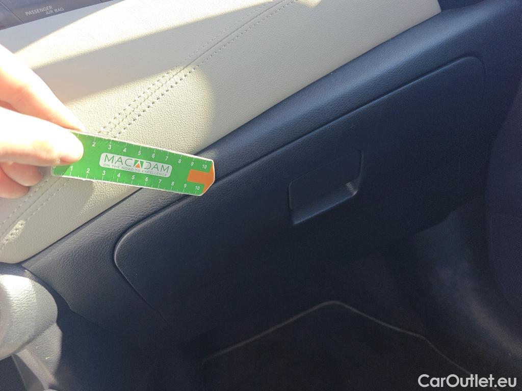  Nissan  Micra NISSAN  / 2017 / 5P / berlina con portón IG-T 68 kW (92 CV) E6D-F N-Design Black #7