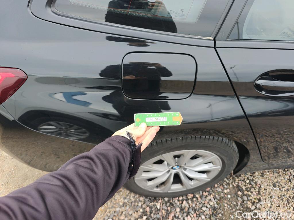  Bmw  Serie 3 BMW  / 2019 / 5P / familiar 318d Auto.Touring #31