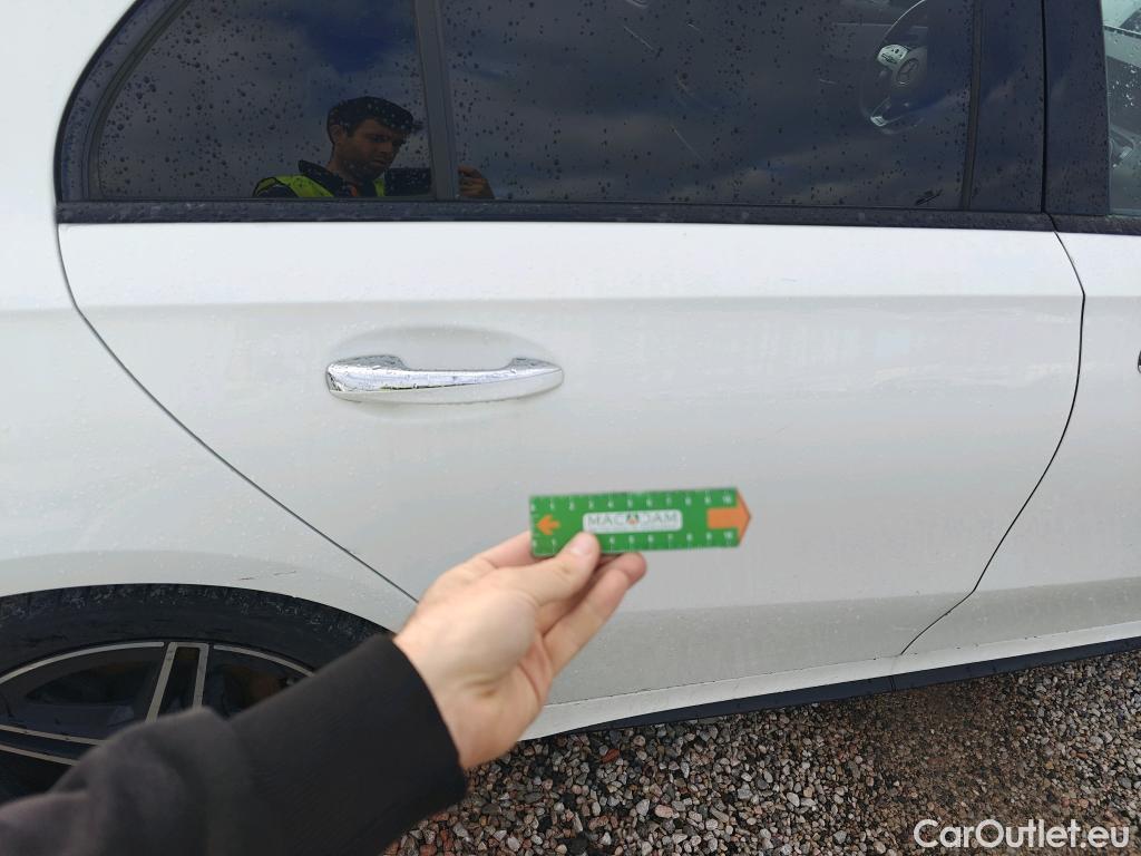  Mercedes  A-Klasse MERCEDES-BENZ Clase A / 2018 / 5P / berlina con portón A 180 d #42