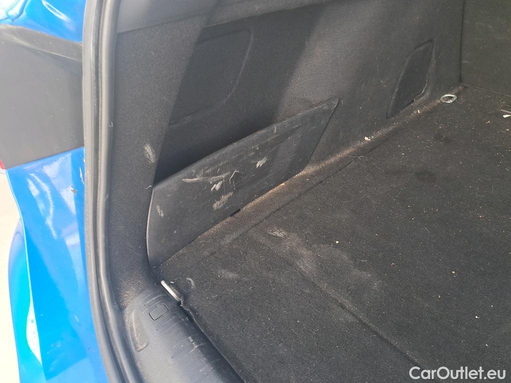  Peugeot  308 PEUGEOT  / 2017 / 5P / familiar SW Allure Pack BlueHDI 130 S&S EAT8 #30