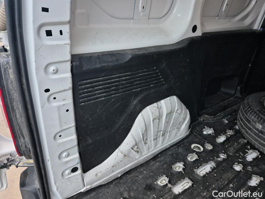  Peugeot  Partner PEUGEOT  / 2018 / 4P / furgón derivado de turismo Premium Standard 600kg BlueHDi 73kW (AC) #26