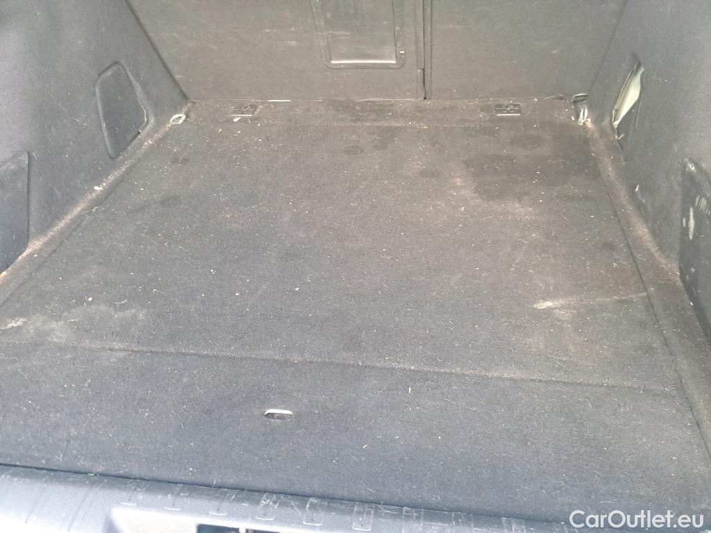  Peugeot  308 PEUGEOT  / 2017 / 5P / familiar SW Allure Pack BlueHDI 130 S&S EAT8 #13