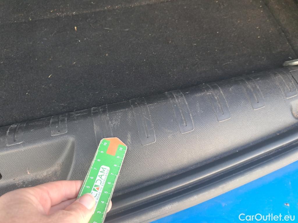  Peugeot  308 PEUGEOT  / 2017 / 5P / familiar SW Allure Pack BlueHDI 130 S&S EAT8 #23