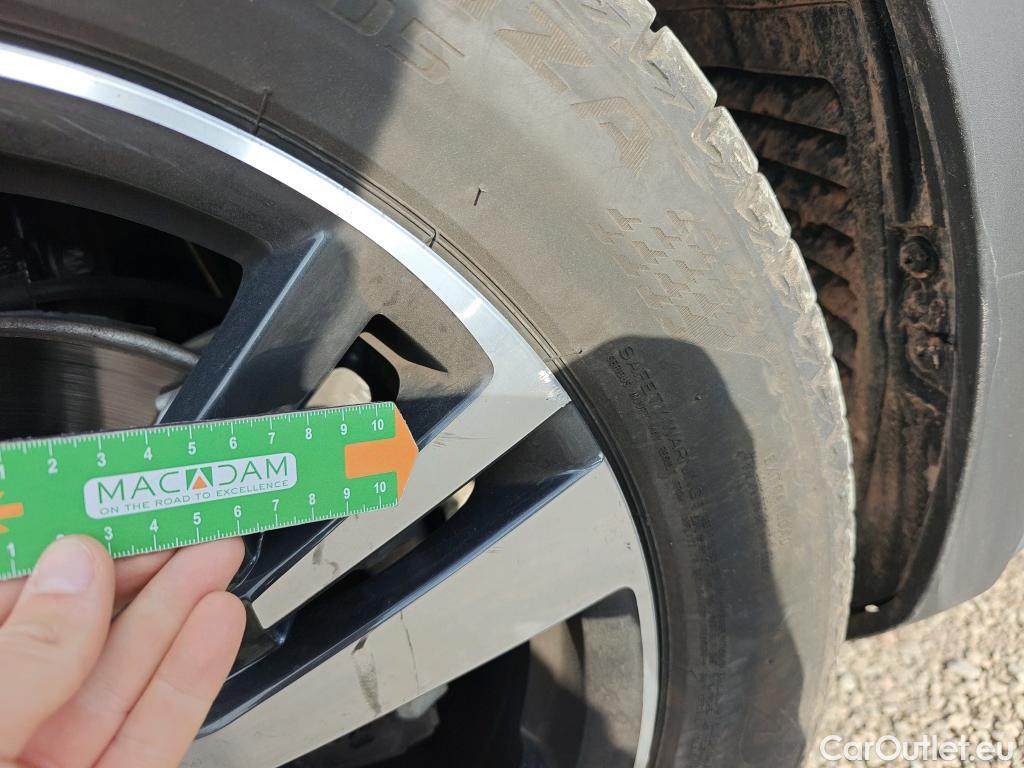  Peugeot  3008 PEUGEOT  / 2020 / 5P / todoterreno 1.5 BlueHDi 96kW S&S Allure Pack EAT8 #9