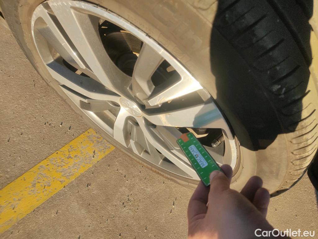  Peugeot  3008 PEUGEOT  / 2020 / 5P / todoterreno 1.5 BlueHDi 96kW S&S Allure Pack EAT8 #4