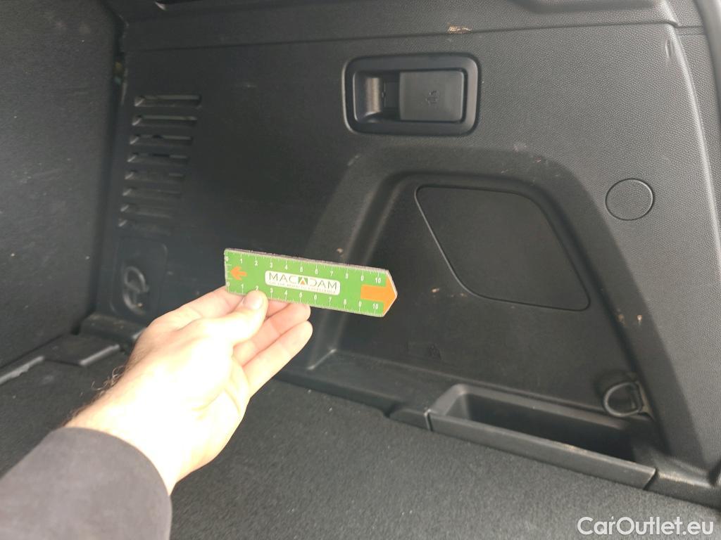  Peugeot  3008 PEUGEOT  / 2020 / 5P / todoterreno 1.5 BlueHDi 96kW S&S Allure Pack EAT8 #16