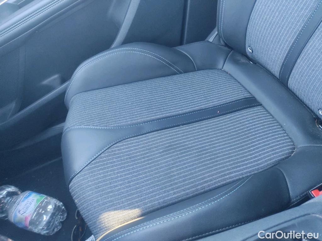  Peugeot  3008 PEUGEOT  / 2020 / 5P / todoterreno 1.5 BlueHDi 96kW S&S Allure Pack EAT8 #17