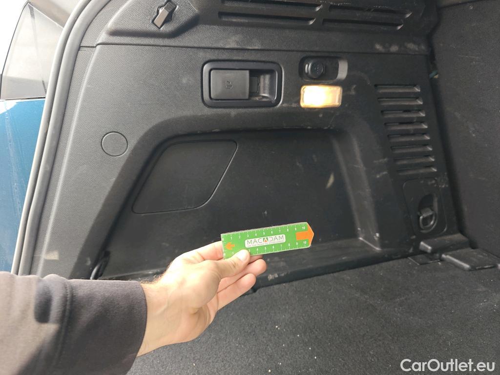  Peugeot  3008 PEUGEOT  / 2020 / 5P / todoterreno 1.5 BlueHDi 96kW S&S Allure Pack EAT8 #14