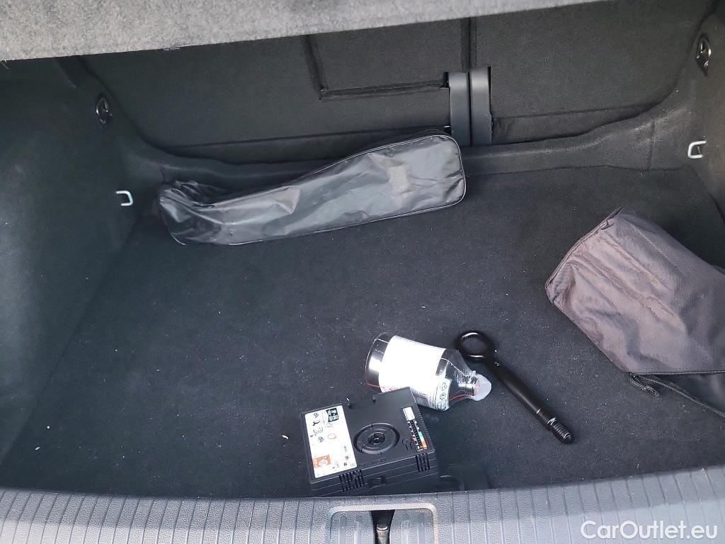  Volkswagen  Tiguan VOLKSWAGEN  / 2020 / 5P / todoterreno Life 1.5 TSI 110kW (150CV) DSG #15