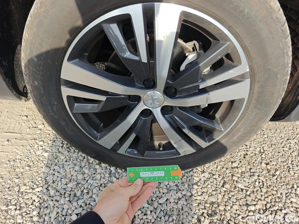  Peugeot  3008 PEUGEOT  / 2020 / 5P / todoterreno 1.5 BlueHDi 96kW S&S Allure Pack EAT8 #7