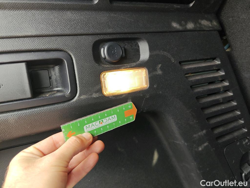  Peugeot  3008 PEUGEOT  / 2020 / 5P / todoterreno 1.5 BlueHDi 96kW S&S Allure Pack EAT8 #15